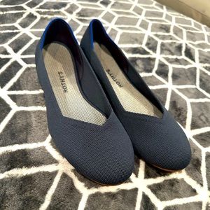VGUC Rothy’s navy flats, size 12